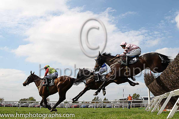 06th Maighnealta and A E Lynch ( 4 , pink, chocolate hooped sleeves ) Trainer - D McDonogh , Owner - Mrs Desmond McDonogh  Mrs J S Bolger