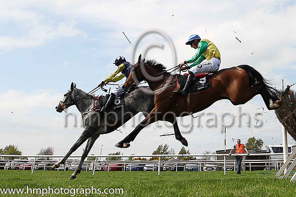02nd Justmemyselfandi and D Meyler ( 3 , yellow, emerald green sleeves ) Trainer - Miss E Doyle , Owner - Well Oiled Partnership