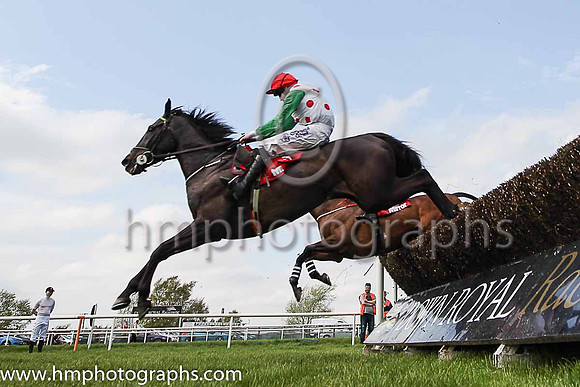 01st Drumconnor Lad and R Loughran ( 3 , white, red spots ) Trainer - A Keatley , Owner - David G Keys