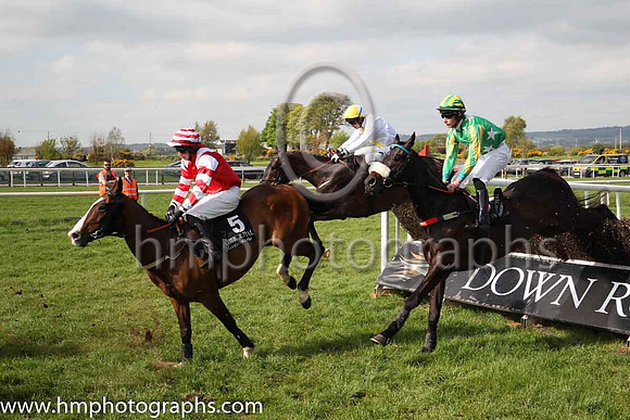 pu Mia's Milan and Mr S F O?Keeffe 7 ( 5 , red, white epaulettes ) Trainer - D P Murphy , Owner - Hugh J Doyle