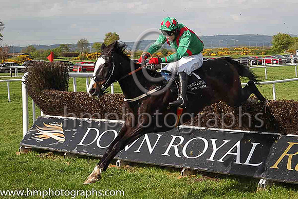 03rd Chosen Dream and Mr R P Quinlan 3 ( 1 , emerald green, red braces ) Trainer - G J Mckeever , Owner - Margaret A Simpson