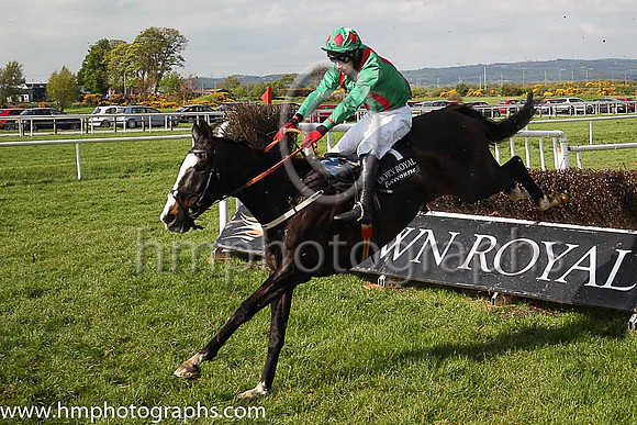 03rd Chosen Dream and Mr R P Quinlan 3 ( 1 , emerald green, red braces ) Trainer - G J Mckeever , Owner - Margaret A Simpson