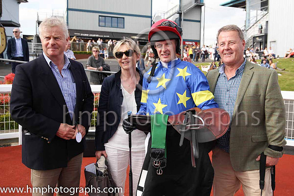 01st Jerandme and Mr M J O'Hare 5 ( 5 , royal blue, yellow stars ) Trainer - N Meade , Owner - Harbrio Partnership