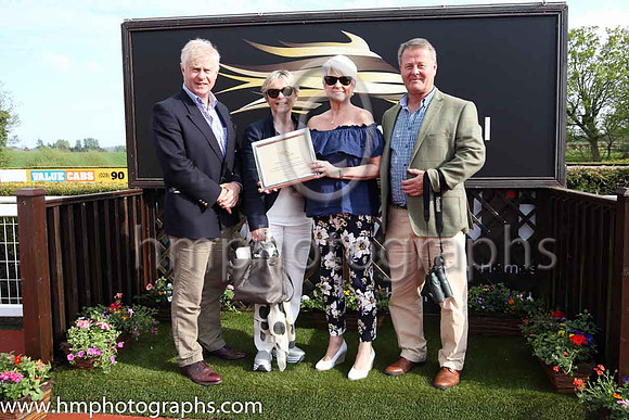 01st Jerandme and Mr M J O'Hare 5 ( 5 , royal blue, yellow stars ) Trainer - N Meade , Owner - Harbrio Partnership