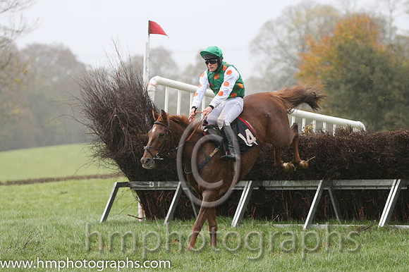 05 Nells apache and R James - - 05th (14 ,white and dark green halvd ) Trainer - Donnchadh Doyle