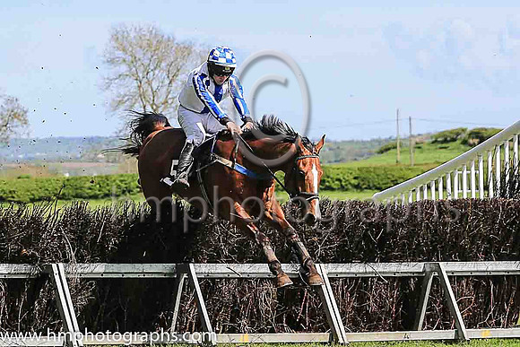 01st THE VERY MAN and B G Crawford ( 54 , WHITE,royal blue panel; white  royal blue striped sleeves; white  royal blue check cap ) Trainer: S.R.B. Crawford,, Owner : R T J Wilson