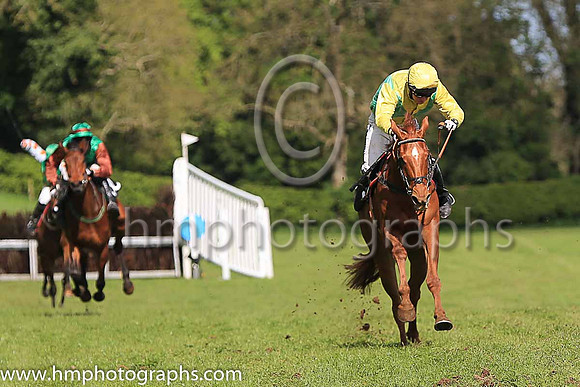 03rd OLD RASCALS and R James ( 18 , EMERALD GREEN,orange spots; white sleeves,orange spots; emerald green cap ) Trainer: Donnchadh Doyle , Owner : Syndicate Monbeg