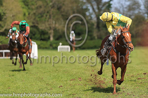 03rd OLD RASCALS and R James ( 18 , EMERALD GREEN,orange spots; white sleeves,orange spots; emerald green cap ) Trainer: Donnchadh Doyle , Owner : Syndicate Monbeg