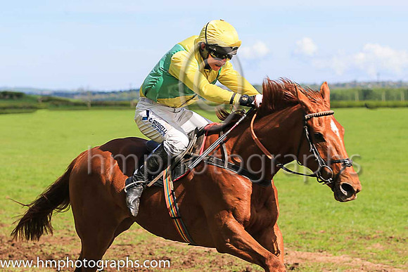 03rd OLD RASCALS and R James ( 18 , EMERALD GREEN,orange spots; white sleeves,orange spots; emerald green cap ) Trainer: Donnchadh Doyle , Owner : Syndicate Monbeg
