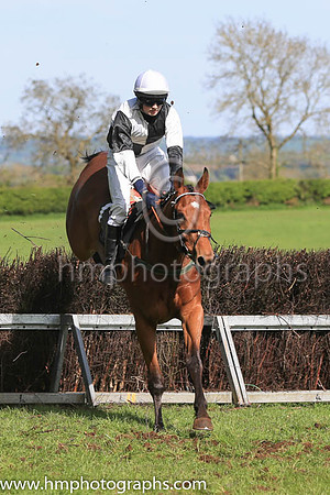 PU ARDOYNE and W Mackie ( 1 ,Antrim (H) - BLACK  WHITE QTD; black  white hlvd sleeves; white cap ) Trainer: Colin S. McKeever , Owner : W.W. Dennison