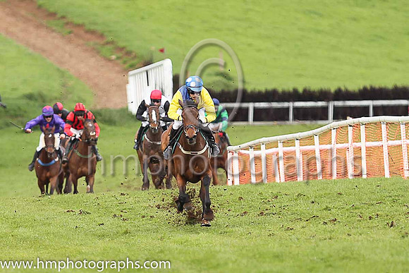 01st SHE MITE BITE and M J O'Hare ( 2 , YELLOW  ROYAL BLUE QTD; yellow sleeves; royal blue cap,white spots ) Trainer: J.G. Cosgrave , Owner : R.J. Armstrong