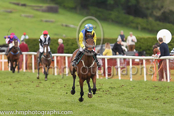 01st SHE MITE BITE and M J O'Hare ( 2 , YELLOW  ROYAL BLUE QTD; yellow sleeves; royal blue cap,white spots ) Trainer: J.G. Cosgrave , Owner : R.J. Armstrong