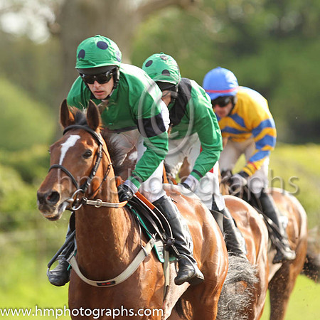 01st LONGHOUSE MUSIC (GB) and Derek O'Connor ( 6 , EMERALD GREEN,black sash; emerald green sleeves; emerald green cap,black spots ) Trainer: Sam Curling , Owner : John Duggan