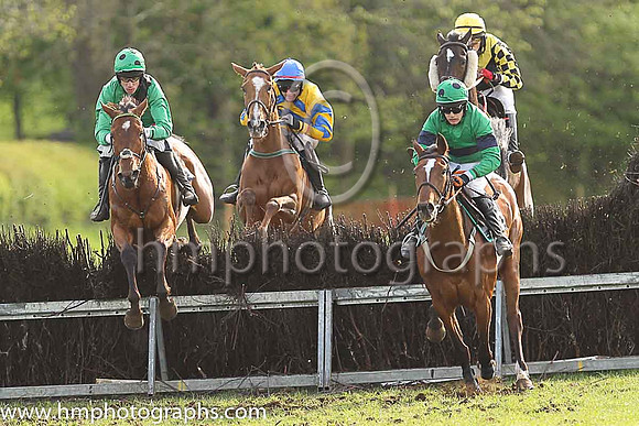 01st LONGHOUSE MUSIC (GB) and Derek O'Connor ( 6 , EMERALD GREEN,black sash; emerald green sleeves; emerald green cap,black spots ) Trainer: Sam Curling , Owner : John Duggan