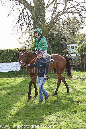 01st LONGHOUSE MUSIC (GB) and Derek O'Connor ( 6 , EMERALD GREEN,black sash; emerald green sleeves; emerald green cap,black spots ) Trainer: Sam Curling , Owner : John Duggan