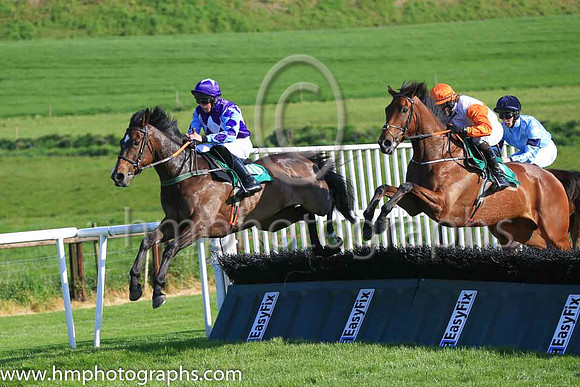 08th Loveinalamborghini and C D Maxwell ( 10 , blue, three white diamonds ) Trainer - J G Cosgrave , Owner - Ms Anita Acheson