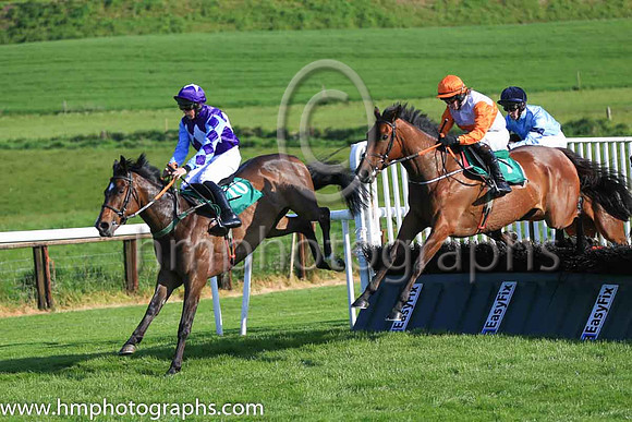 08th Loveinalamborghini and C D Maxwell ( 10 , blue, three white diamonds ) Trainer - J G Cosgrave , Owner - Ms Anita Acheson