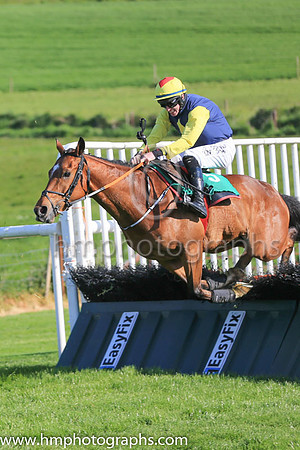 03rd Count Simon and J W Kennedy ( 5 , dark blue, yellow diamond ) Trainer - G Elliott , Owner - Mrs P Sloan