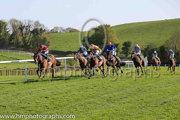 01st Two In One and L P Dempsey ( 4 , red, black seams ) Trainer - J P Dempsey , Owner - Red Mans Cave Syndicate