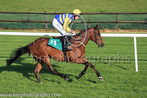 06th Shipwreck and A W Short 5 ( 14 , blue and yellow hoops ) Trainer - C A McBratney , Owner - Templeburn Racing Syndicate