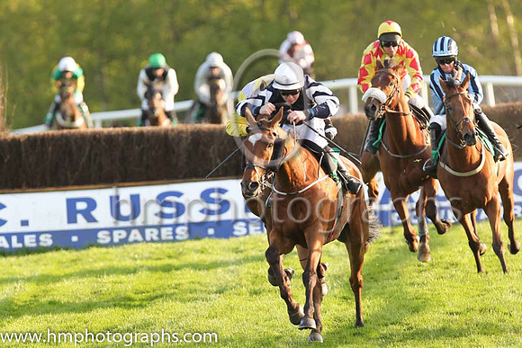 05th Festival Opera and L P Dempsey ( 3 , blue, blue and white sleeves ) Trainer - J P Dempsey , Owner - Brian Pierce
