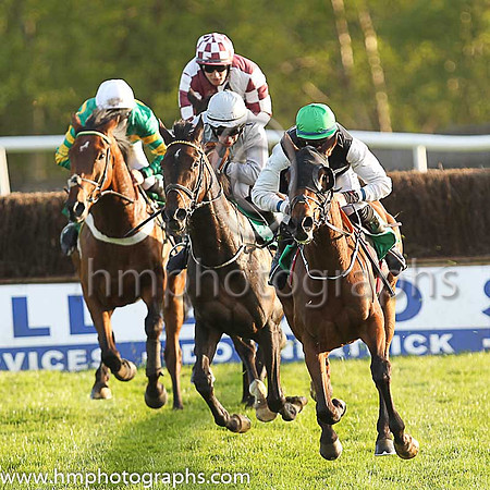 06th Macca?s Stowaway and J W Kennedy ( 14 , black, white star ) Trainer - G Elliott , Owner - John McAloon