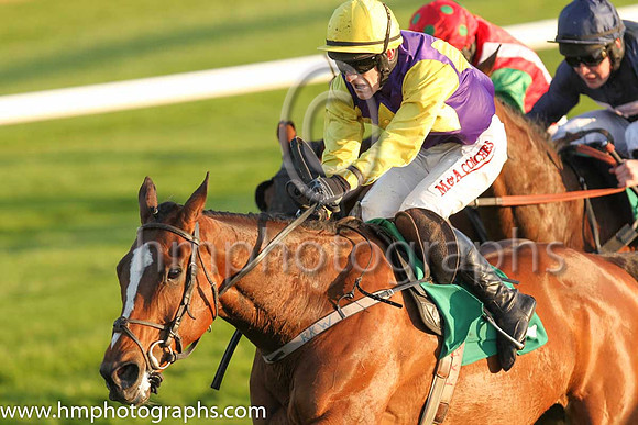 02nd He Knows My Name and A Ring 3 ( 2 , purple, three yellow diamonds ) Trainer - R K Watson , Owner - Mrs C Watson