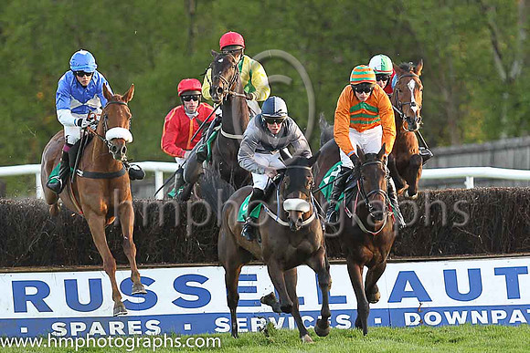 04th Sizing Rome and Ms L O?Neill 3 ( 4 , emerald green, yellow chevron ) Trainer - J T R Dreaper , Owner - Ann  Alan Potts Limited