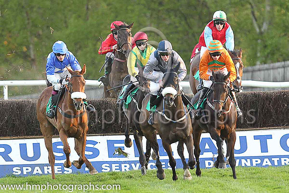 06th Ajijic and Mr M C O?Donovan 7 ( 6 , red, yellow seams ) Trainer - M Winters , Owner - G P Crosse