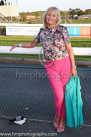 Stylish lady at Downpatrick Racecourse