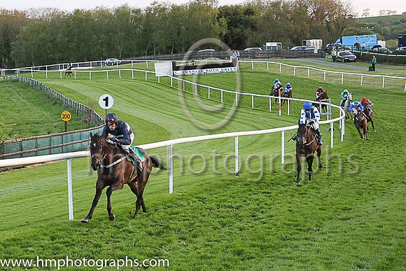 01st Turbo and Mr J W Hannon 7 ( 6 , navy blue, pink hoop ) Trainer - J R Finn , Owner - Ms Amanda Finn