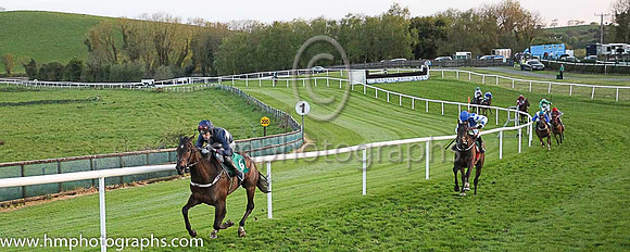 01st Turbo and Mr J W Hannon 7 ( 6 , navy blue, pink hoop ) Trainer - J R Finn , Owner - Ms Amanda Finn