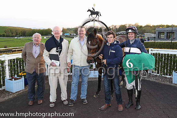 01st Turbo and Mr J W Hannon 7 ( 6 , navy blue, pink hoop ) Trainer - J R Finn , Owner - Ms Amanda Finn