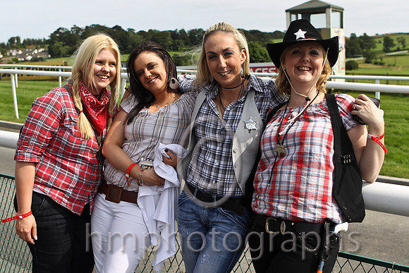 Leanne McCauley, Shauna Carvery, Jackie Creggan & Michell Coullagh of Ladbrookes - FT8E2982-e