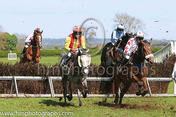 MANO CORNUTO and R P Quinlan ( 8 , PINK,brown panel; pink sleeves; brown cap ) Trainer: Graham McKeever , Owner : Graham McKeever
