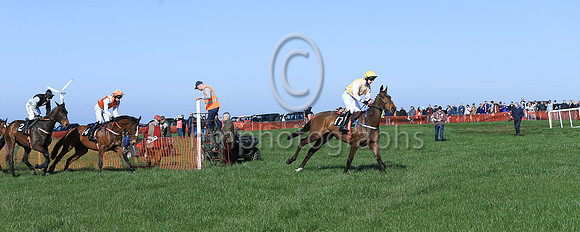 04th HOME PLACE and M J O'Hare ( 17 , PINK  YELLOW CHECK; pink sleeves; yellow cap ) Trainer: Warren Ewing,, Owner : Warren Ewing