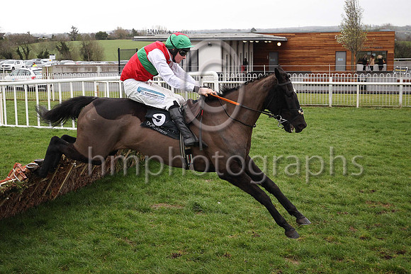 01st L?attesa and B Browne ( 9 , red, green hoop ) Trainer - Shane Nolan , Owner - Red Green  White Syndicate