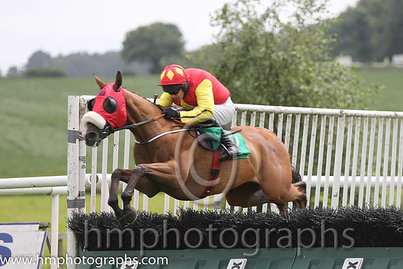 01 Moss Street & P Carberry- winner (5, red, yellow diamond) - AA1V0663