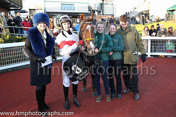 01st Tiger Sam and D Meyler ( 8 , white, red hoop ) Trainer - N Meade , Owner - Noel Meade