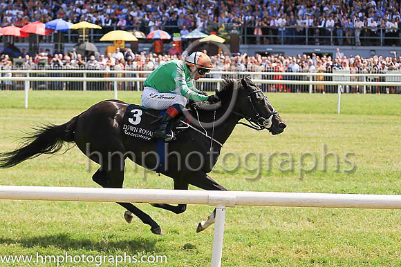 01st Goodnite Irina and K J Leonard 5 ( 3 , emerald green, white hooped sleeves ) Trainer - P Martin , Owner - T F Brennan
