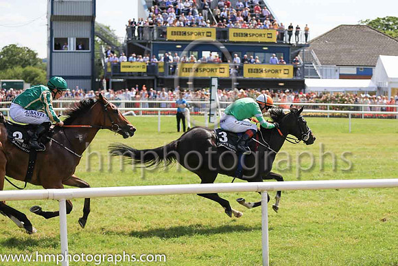 01st Goodnite Irina and K J Leonard 5 ( 3 , emerald green, white hooped sleeves ) Trainer - P Martin , Owner - T F Brennan