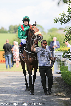 01st Kalaxana and C D Hayes ( 4 , green, red epaulettes ) Trainer - M Halford , Owner - H H Aga Khan
