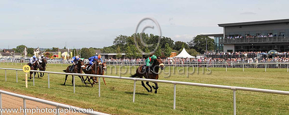 01st Kalaxana and C D Hayes ( 4 , green, red epaulettes ) Trainer - M Halford , Owner - H H Aga Khan