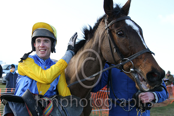 01 Muirhead  Derek O'Connor - Trainer : S R B Crawford, Blue, yellow diamond