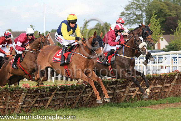 01st The Game Changer and D N Russell ( 3 , maroon, white star, white cap ) Trainer - G Elliott , Owner - Gigginstown House Stud