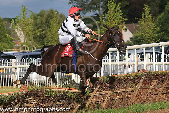 06th As De Pique and J B Kane 5 ( 8 , black and white hoops ) Trainer - G P Cromwell , Owner - Pique Syndicate Partnership