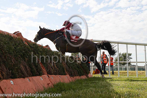 05th Alton Bay and K C Sexton ( 4 , maroon, white hlvd ) Trainer - Peter Fahey , Owner - Anthony Coyne