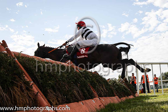06th As De Pique and J B Kane 5 ( 8 , black and white hoops ) Trainer - G P Cromwell , Owner - Pique Syndicate Partnership