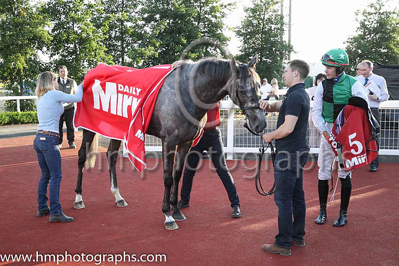 01st Gone Dancin and Mr F Maguire 3 ( 5 , green and black qtrd ) Trainer - D Bunyan , Owner - Shauna Carroll  Daniel Givens