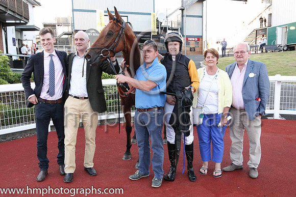 01st Not The Chablis and Mr M J O?Hare 3 ( 7 , black, amber sleeves ) Trainer - E P Harty , Owner - Mrs E P Harty